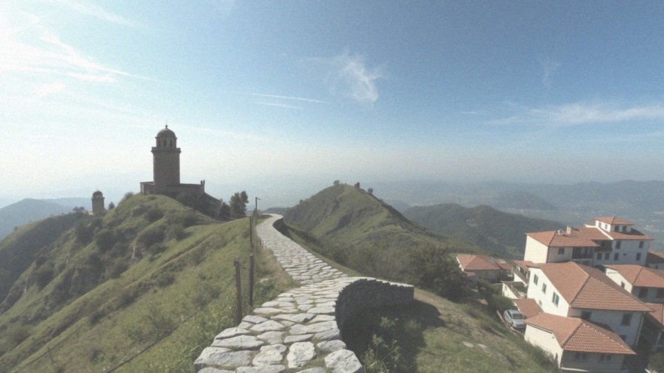 Jakie atrakcje turystyczne można znaleźć w San Marino?